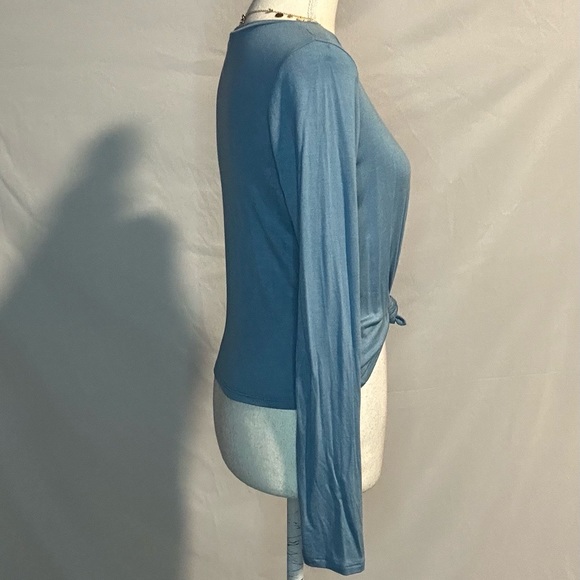 Tops/T-Shirts/Tanks👚 - 2 for $20 or 3 for $30 (Mix & Match) - Picture 3 of 5